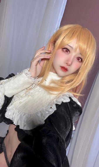 女教师含羞撅起屁股粗暴