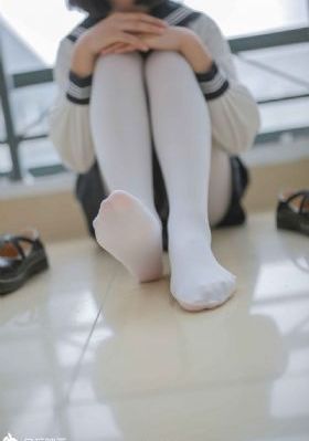 撕开她的乳罩慢慢捏捏视频