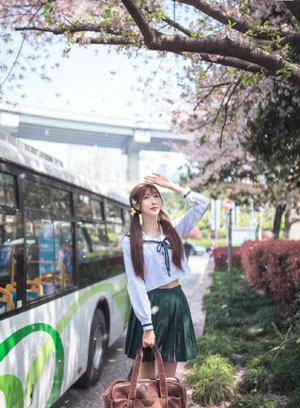 我和寂寞丰满的寡妇