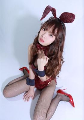 年轻的妻子在线